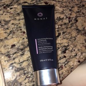 NEW Monat revitalize conditioner full size